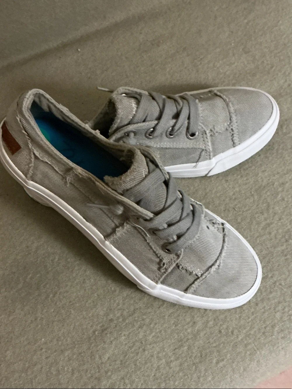 Blowfish Men's Light Gray Canvas Low-Top Sneakers